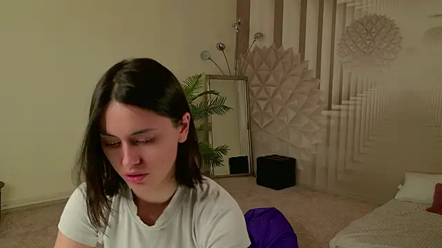 Lunaa Babygirl online show from May 3, 8:26 pm