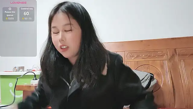 Hannah-33 online show from March 8, 2:32 pm