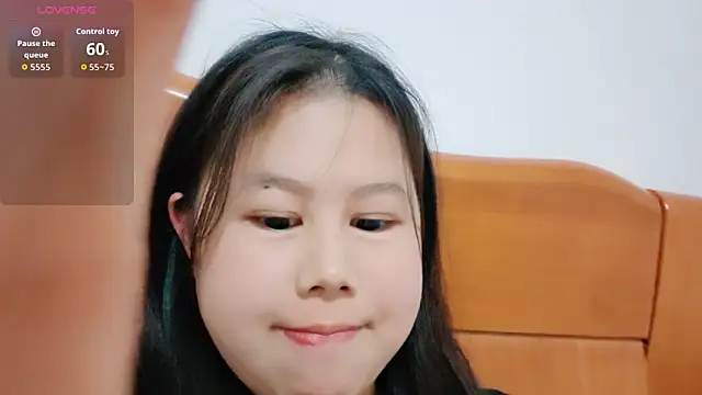 Hannah-33 online show from March 11, 3:51 pm