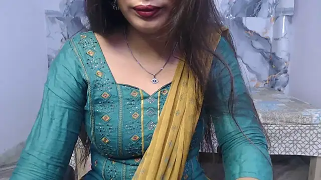 Aayesha-queen online show from June 17, 3:20 am