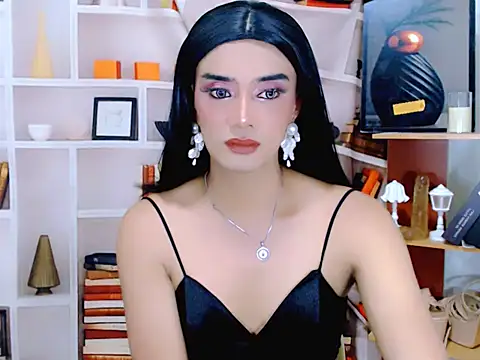 Queeny Cassandra online show from May 19, 6:09 am