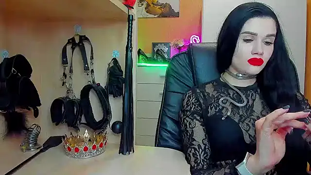 KristiTopxx online show from March 4, 8:04 pm