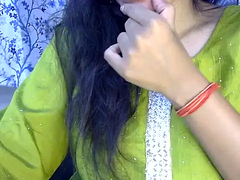 Neha Sharma2 online show from June 8, 1:33 pm