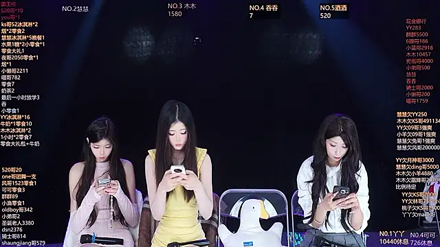 Snapshot of MVPgirls-002 chatting on February 28, 7:20 am MVPgirls-002 online show from February 28, 7:20 am