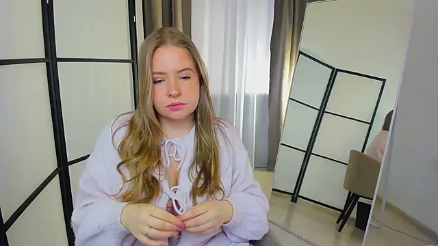 Arya Thomas online show from March 6, 12:01 pm