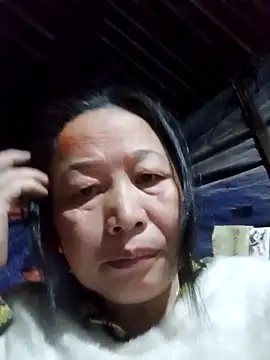 heesuu11 online show from March 9, 11:47 am