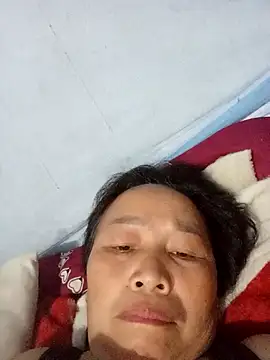 heesuu11 online show from May 12, 9:56 pm