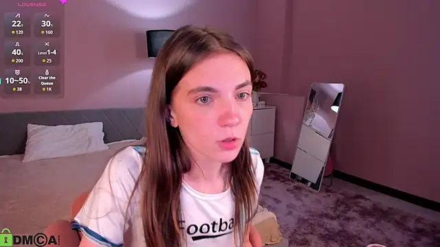 Snapshot of Ella_Fex chatting on June 10, 1:10 pm Ella Fex online show from June 10, 1:10 pm