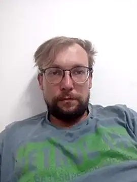 Snapshot of GaryJohnson79 chatting on July 25, 10:40 pm GaryJohnson79 online show from July 25, 10:40 pm