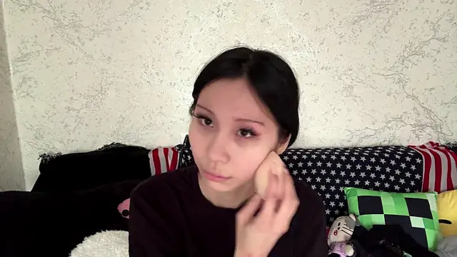 Snapshot of kishagrayone chatting on May 15, 12:45 pm kishagrayone online show from May 15, 12:45 pm