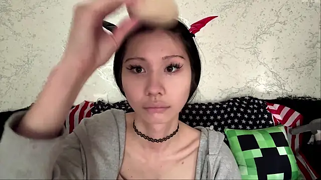 Snapshot of kishagrayone chatting on May 22, 12:44 pm kishagrayone online show from May 22, 12:44 pm