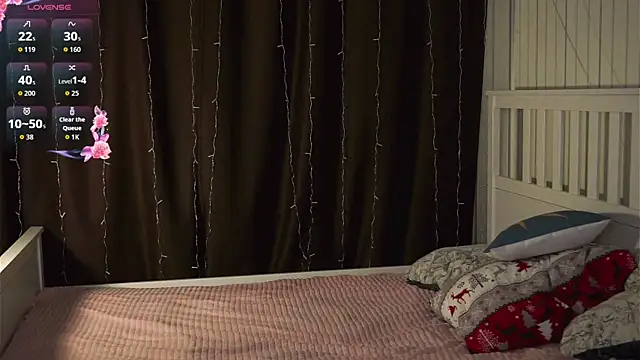 EarthaLevra online show from May 1, 7:40 pm