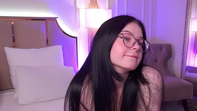 CindyMil online show from May 5, 6:10 am