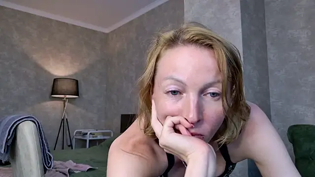 angelicfenix online show from June 10, 1:43 pm