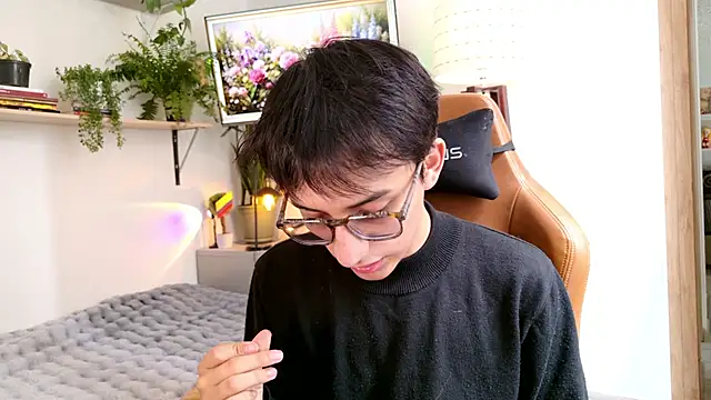 Snapshot of Sr_evann chatting on August 5, 3:15 pm Sr evann online show from August 5, 3:15 pm