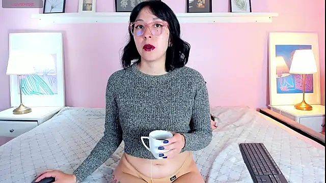 Abigailladyy online show from May 8, 11:37 am