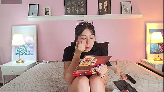 Abigailladyy online show from June 10, 11:31 am