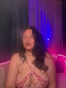 Snapshot of BioNika chatting on July 16, 9:32 pm BioNika online show from July 16, 9:32 pm
