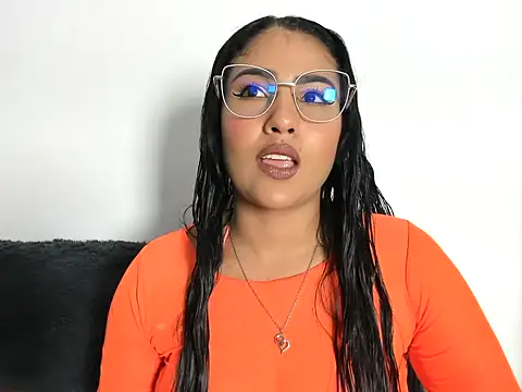Snapshot of TatyGomez_ chatting on May 18, 8:31 am TatyGomez online show from May 18, 8:31 am