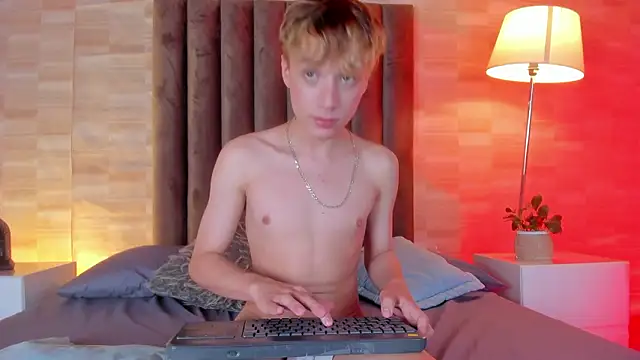 Isaac Grey online show from March 17, 7:28 pm