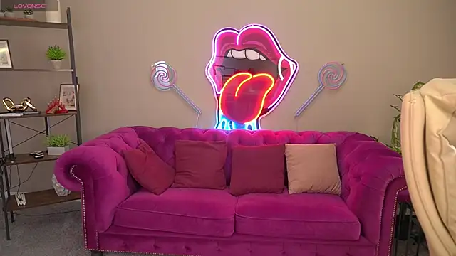 DawnGwin online show from March 17, 1:36 pm