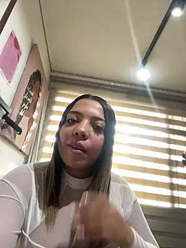Snapshot of AdaPink_ chatting on July 1, 8:19 pm AdaPink online show from July 1, 8:19 pm