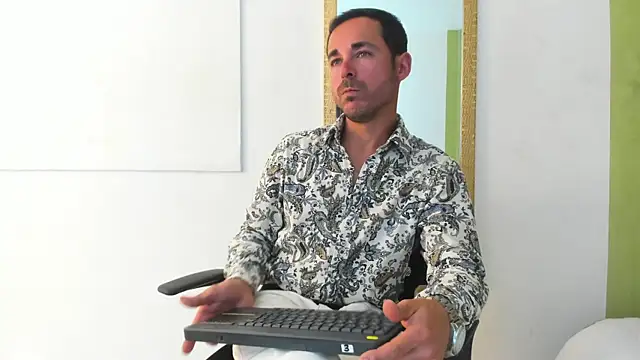 Snapshot of Adams_Sanz chatting on May 13, 6:38 pm Adams Sanz online show from May 13, 6:38 pm