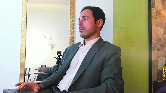 Snapshot of Adams_Sanz chatting on June 12, 7:13 pm Adams Sanz online show from June 12, 7:13 pm