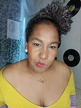 medusafox  online show from April 29, 4:38 am