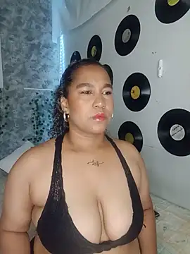 Snapshot of medusafox_ chatting on May 10, 4:50 am medusafox online show from May 10, 4:50 am