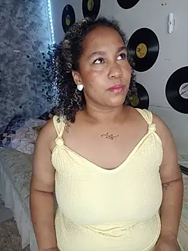 Snapshot of medusafox_ chatting on May 16, 5:04 am medusafox online show from May 16, 5:04 am