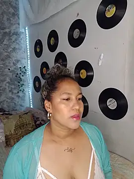 Snapshot of medusafox_ chatting on May 24, 10:04 pm medusafox online show from May 24, 10:04 pm