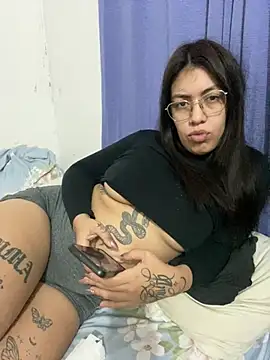 Snapshot of DimeAria chatting on May 15, 5:03 am DimeAria online show from May 15, 5:03 am