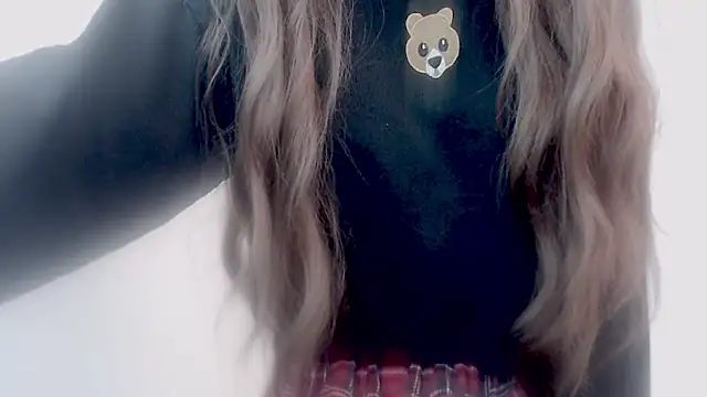 Snapshot of vanillemilk chatting on May 23, 6:12 pm vanillemilk online show from May 23, 6:12 pm