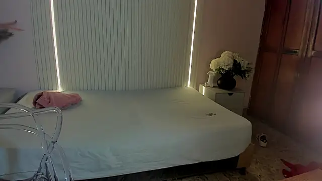 VioletHall2 online show from March 17, 4:32 pm