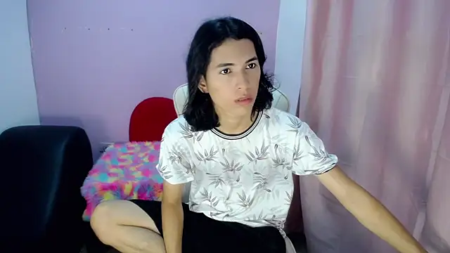 Larry craft online show from March 5, 9:00 pm