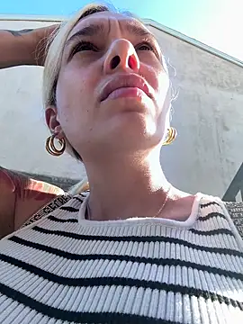 KimberlyBrenda online show from March 14, 9:31 pm