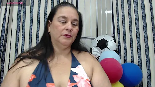 Snapshot of Sharlot_curvy chatting on July 8, 8:57 pm Sharlot curvy online show from July 8, 8:57 pm