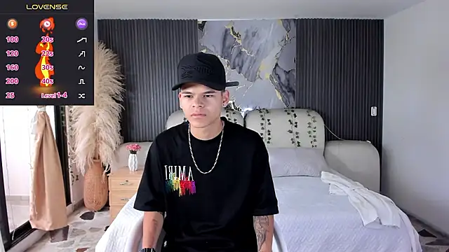 DylanRoyce  online show from March 17, 12:30 pm