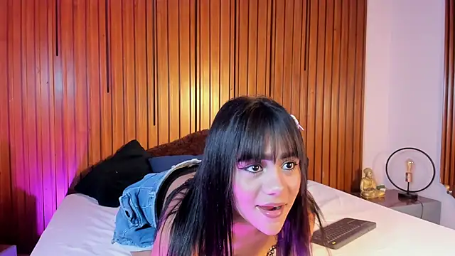 Laila-Miller online show from March 7, 3:25 am