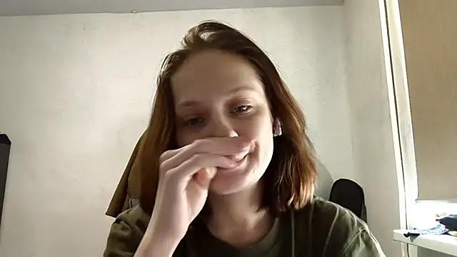 LuluSweetyGirl online show from March 14, 3:45 am