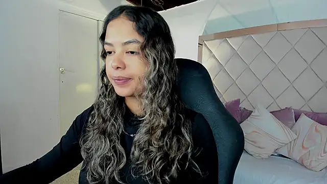 dulce lyraa1 online show from February 27, 4:23 am