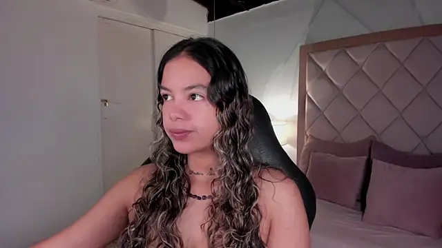 dulce lyraa1 online show from April 30, 4:41 am