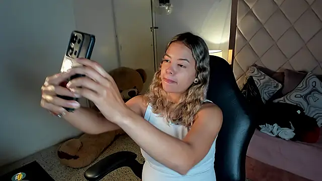 Snapshot of dulce_lyraa1 chatting on June 27, 5:23 am dulce lyraa1 online show from June 27, 5:23 am