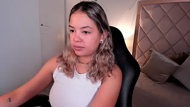 Snapshot of dulce_lyraa1 chatting on July 7, 6:47 am dulce lyraa1 online show from July 7, 6:47 am