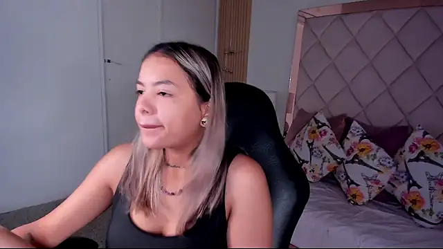 Snapshot of dulce_lyraa1 chatting on July 17, 3:35 am dulce lyraa1 online show from July 17, 3:35 am