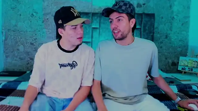 alex and christhoper online show from May 1, 8:41 am