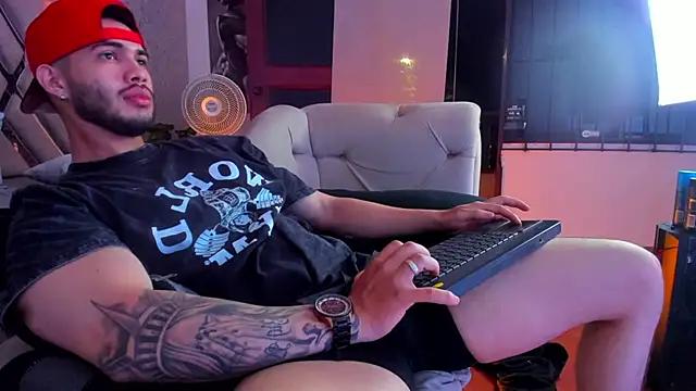 Snapshot of Vincentblack chatting on July 7, 6:47 am Vincentblack online show from July 7, 6:47 am