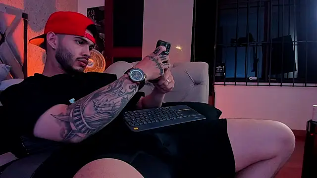 Snapshot of Vincentblack chatting on July 22, 4:48 am Vincentblack online show from July 22, 4:48 am