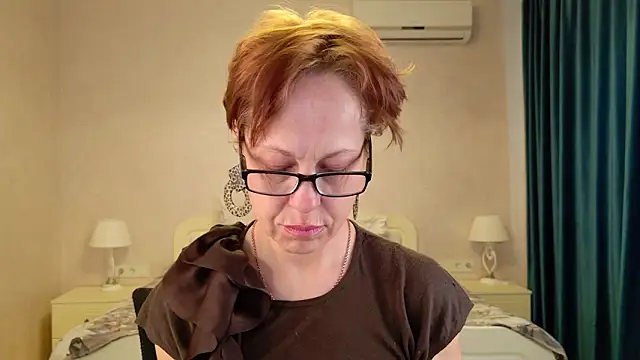 LioraWeiss online show from March 16, 6:06 am